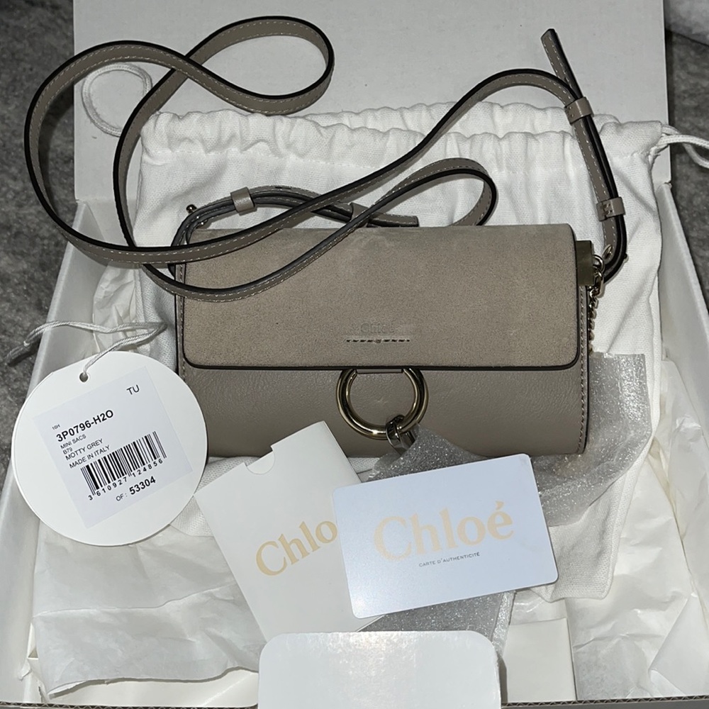 CHLOE | FAYE WALLET ON A CHAIN